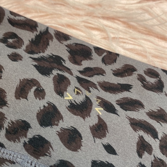 Varley Century Leggings in Iron Cheetah sz L - Picture 10 of 10